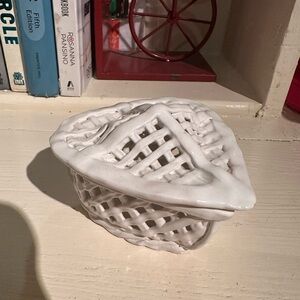 Porcelain Heart Trinket Box CILDE Handwork Lattice Jewelry Box